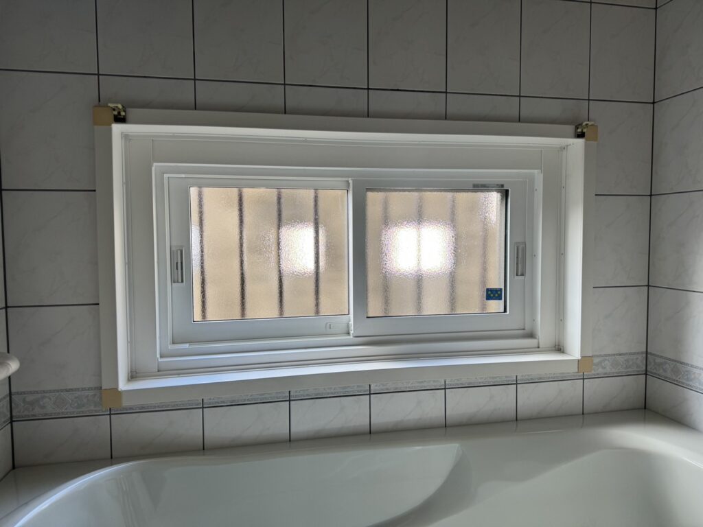 神戸市須磨区　浴室の窓を断熱窓に交換してヒートショック対策を★～先進的窓リノベ2024活用～